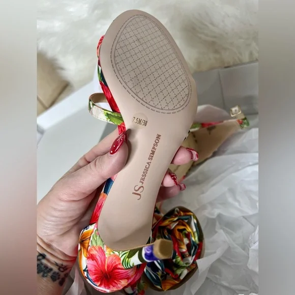Jessica Simpson Women’s Taiga Floral Heeled Sandals - Picture 6 of 7